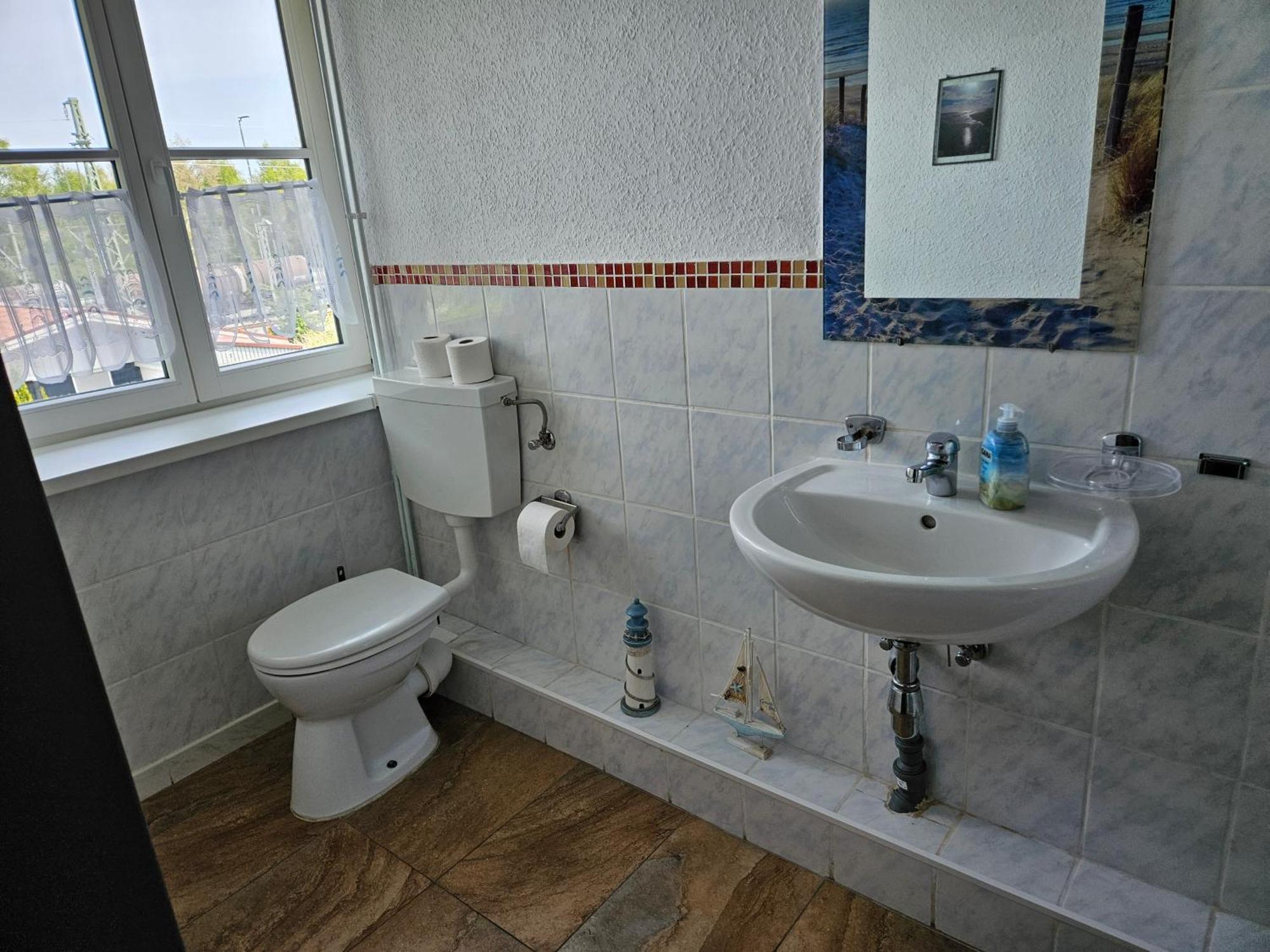 Nordseehostel Am Bahnhof Sande Esterno foto
