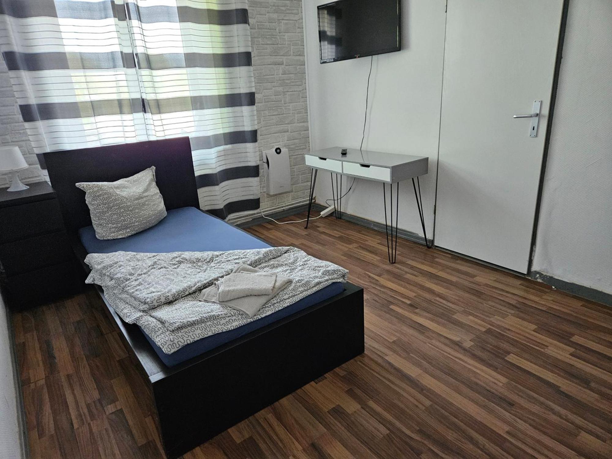 Nordseehostel Am Bahnhof Sande Esterno foto