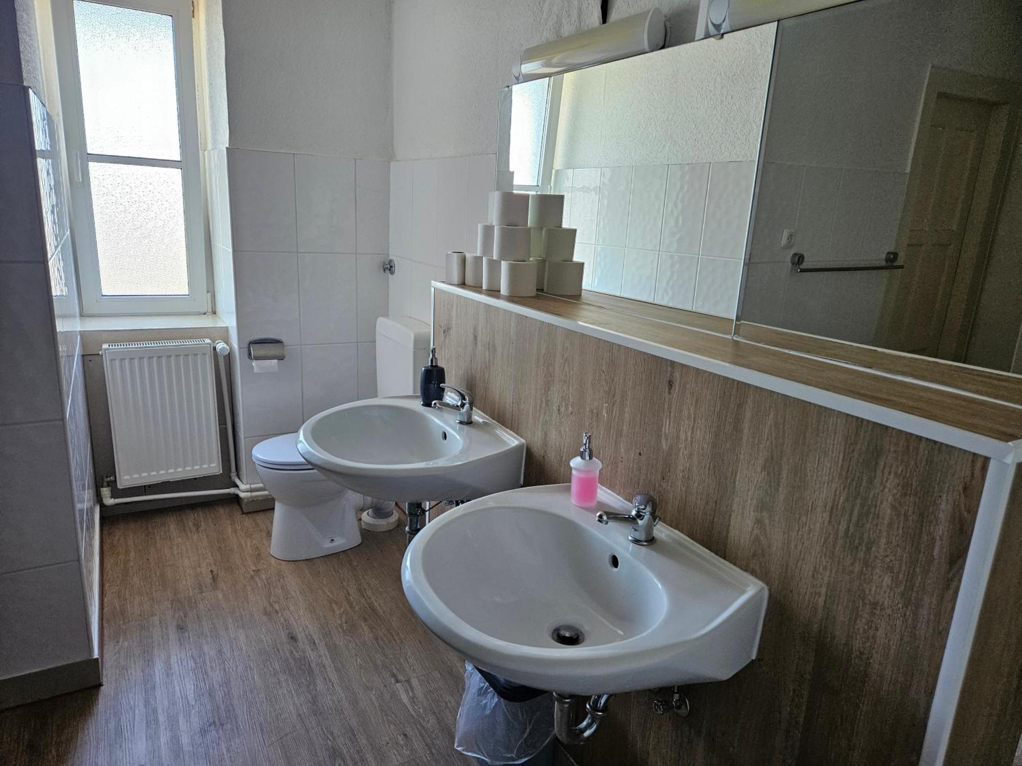 Nordseehostel Am Bahnhof Sande Esterno foto